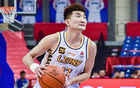 孫銘徽勇猛，G2砍28分9板，總決賽場(chǎng)均15+4.2+5.2。