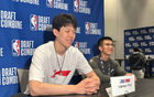 楊瀚森進NBA需提升語言情商，借鑒阿聯(lián)周琦經(jīng)驗。
