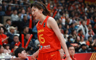 中國女籃高度優(yōu)勢(shì)明顯，籃板44-20領(lǐng)先日本，前場(chǎng)板16-5。