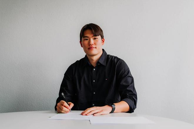 官方：法蘭克福簽金潤鍍，22歲韓中衛(wèi)先入U21。