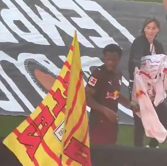 朗斯主場，奧蓬達(dá)備戰(zhàn)，贈(zèng)球迷球衣！