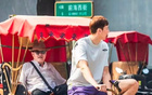 周琦蹬三輪拉客，2米17中鋒副業(yè)曝光，網(wǎng)友熱議其退役計劃。