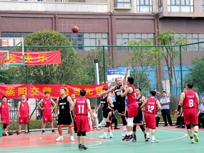 NBA歷史三分榜是指在NBA賽場上球員所命中的所有三分總和，只計算常規(guī)賽的三分球命中數(shù)，不包括季前賽、季后賽、夏季聯(lián)賽和全明星賽的三分球命中數(shù)。更新至2017-2018賽季常規(guī)賽2018年4月12日(北京時間)比賽結(jié)束。