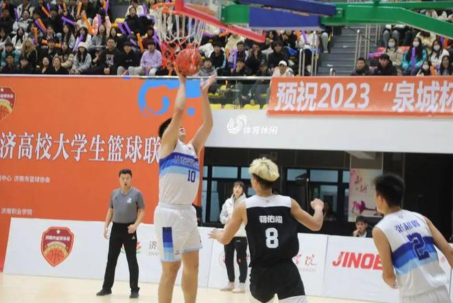 本報12月15日訊 14日晚，隨著青島國信男籃客場113比103擊敗廣州龍獅男籃，青島隊終于結(jié)束了艱難的“三連客”。